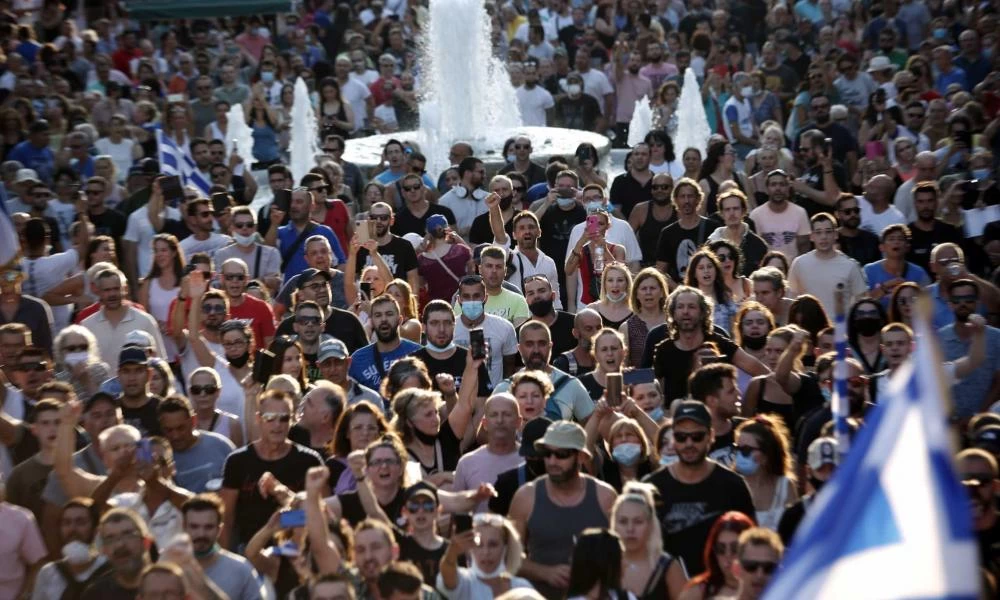 Νέα μέτρα στον ορίζοντα: Στο τραπέζι υποχρεωτικά rapid test